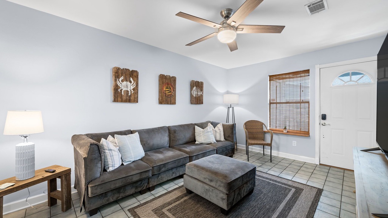 Photo of Livingroom in Gulf Breeze