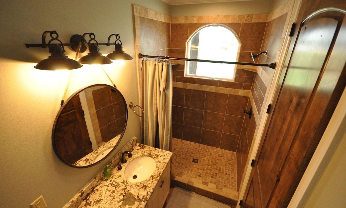 Photo of Bathroom in Hackberry