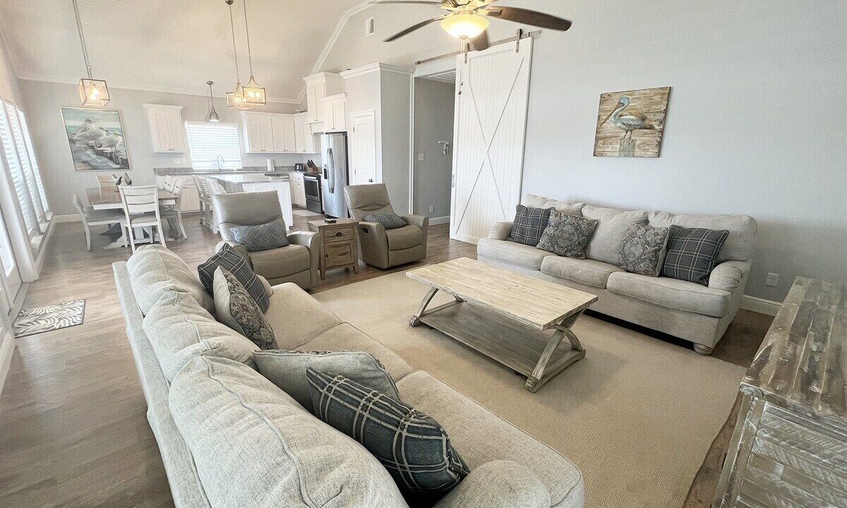Photo of Livingroom in Golden Meadow