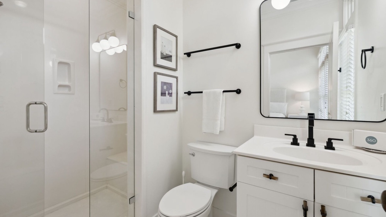 Photo of Bathroom in Beach District