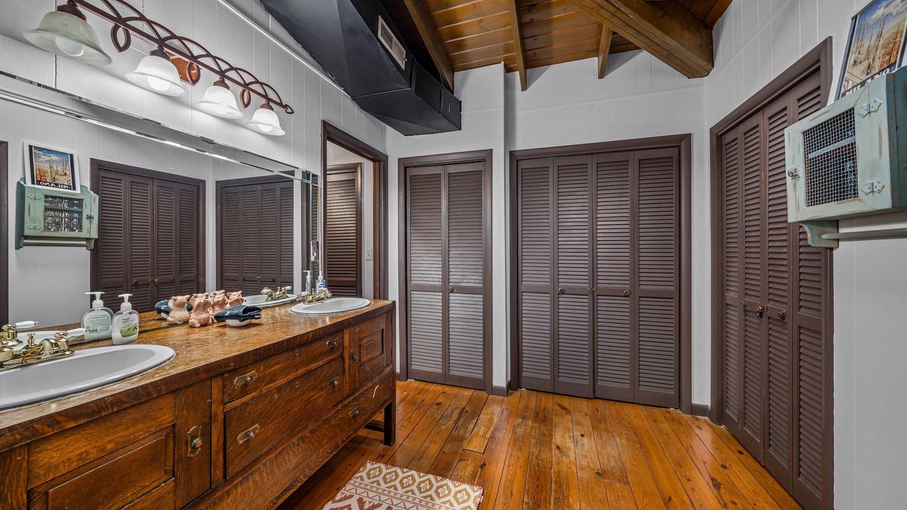 Photo of Bathroom in Mentone