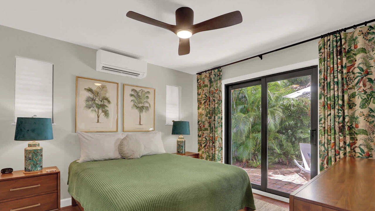 Photo of Bedroom in Flamingo Parks