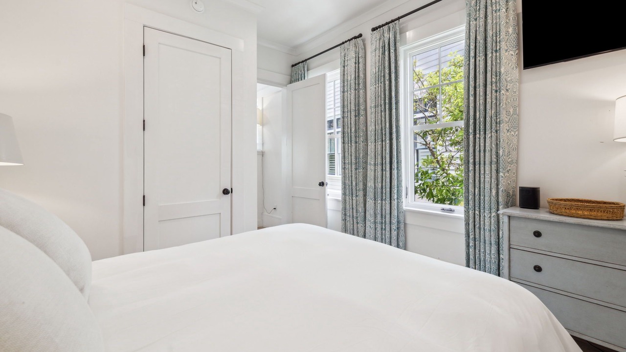 Photo of Bedroom in Gulf District