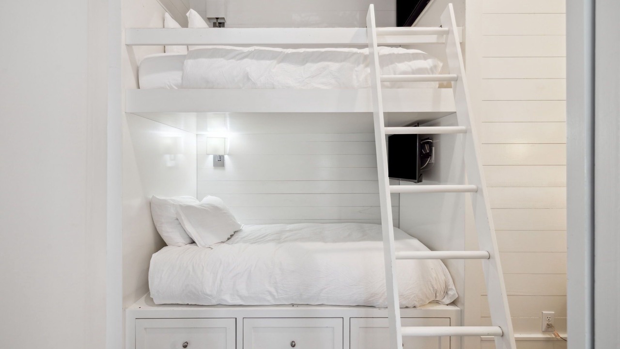 Photo of Bedroom in Gulf District
