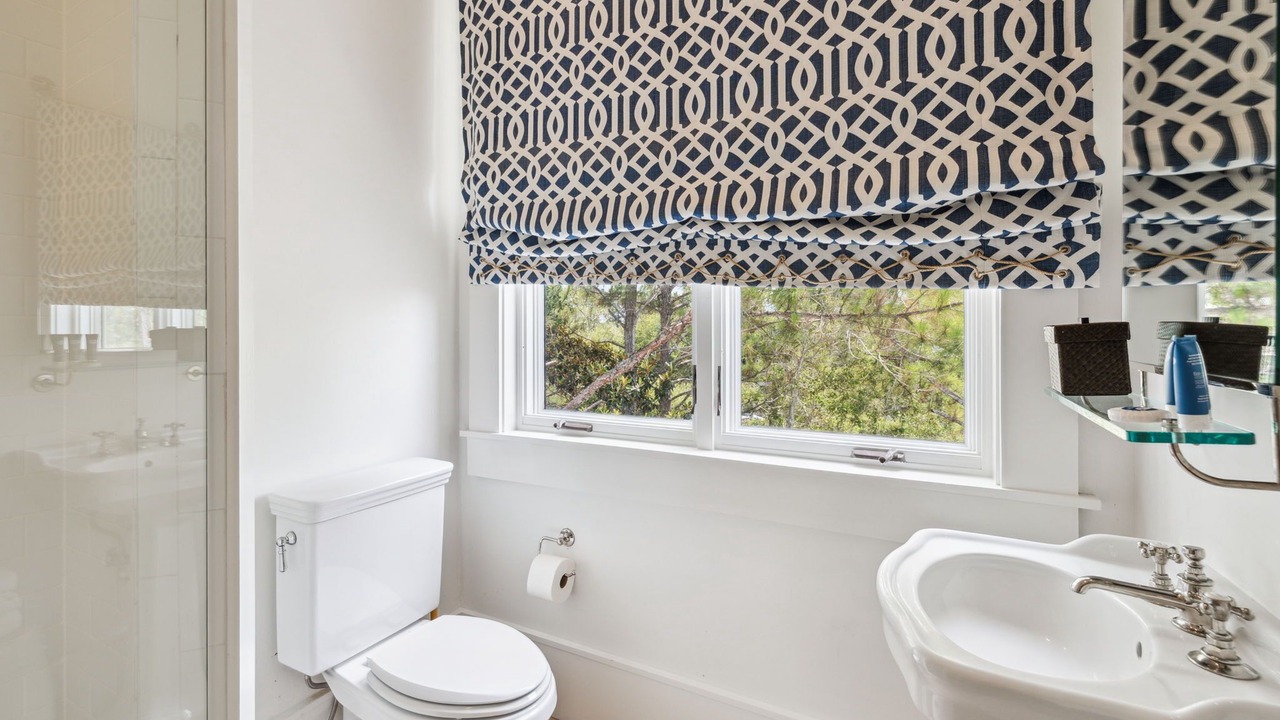 Photo of Bathroom in Gulf District