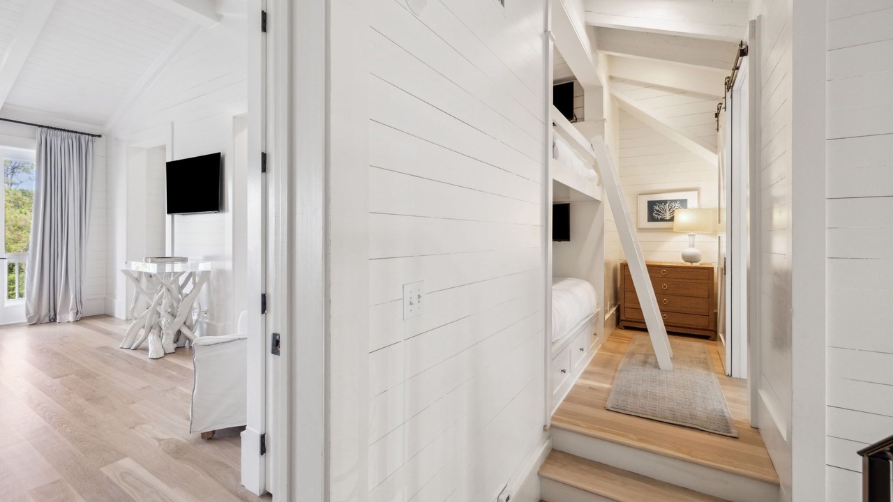 Photo of Bedroom in Gulf District