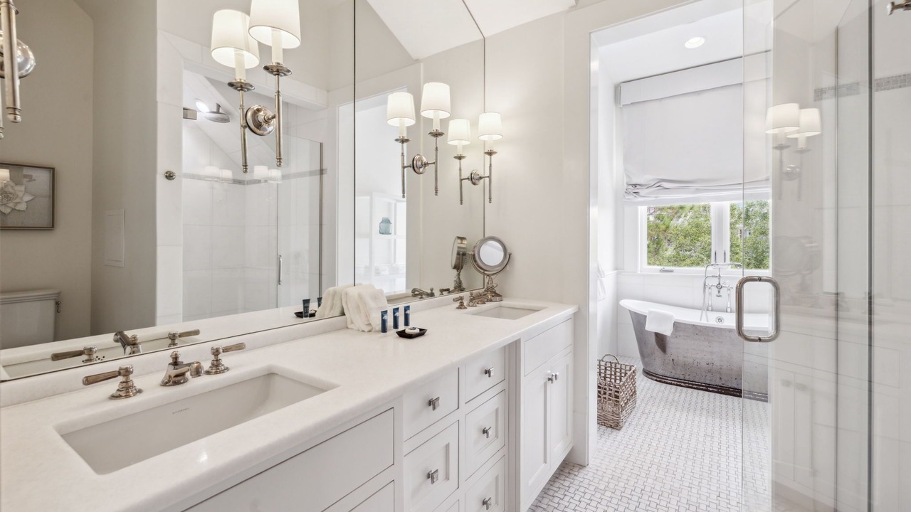 Photo of Bathroom in Gulf District
