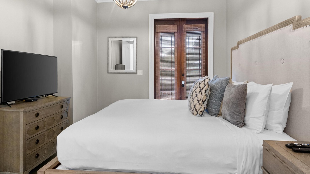 Photo of Bedroom in Villa Lago