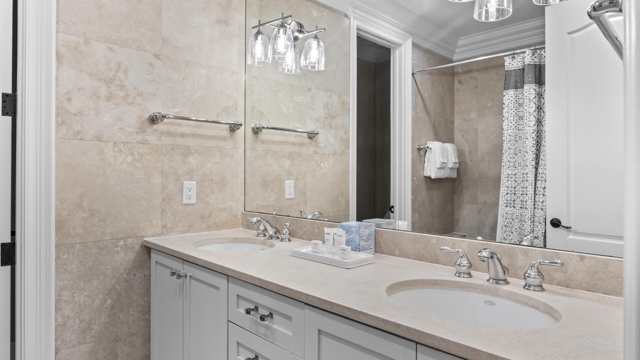 Photo of Bathroom in Villa Lago
