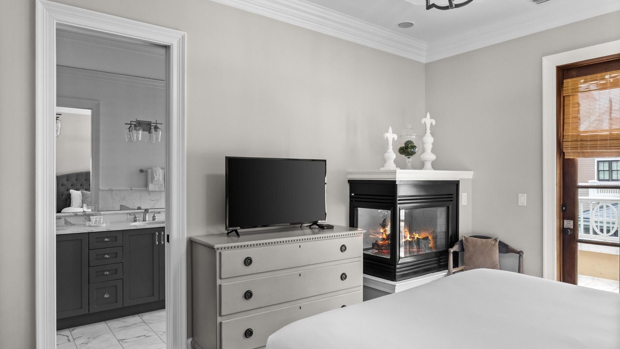 Photo of Bedroom in Villa Lago