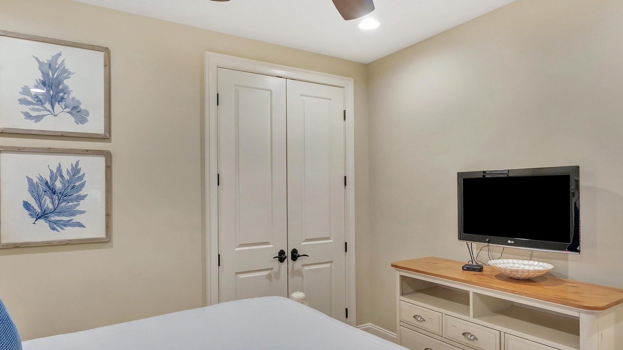 Photo of Bedroom in Villa Lago
