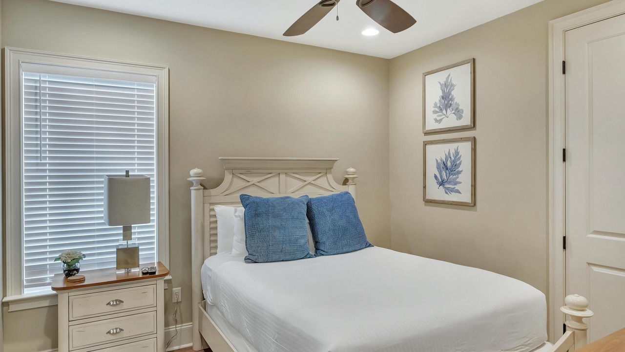 Photo of Bedroom in Villa Lago