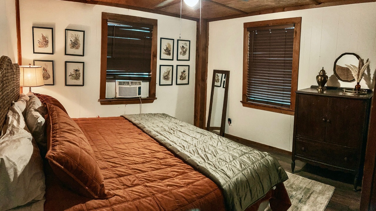 Photo of Bedroom in Saratoga