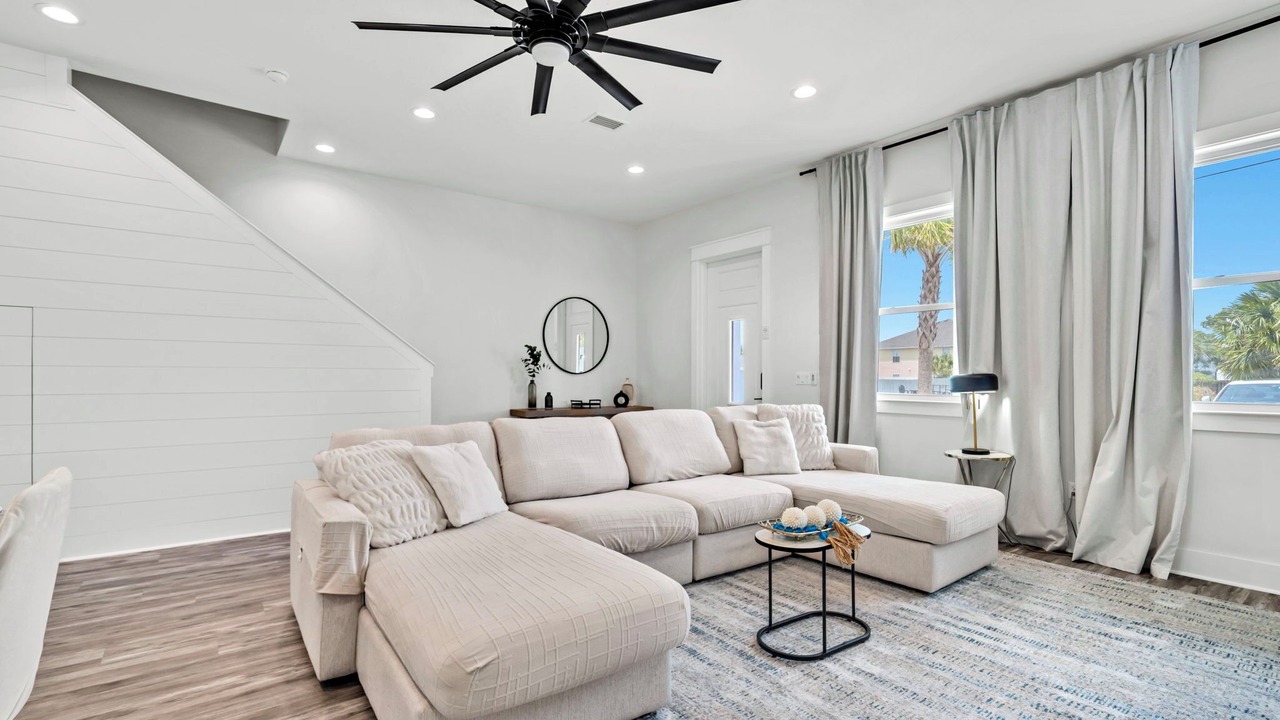 Photo of Livingroom in Bahama Beach