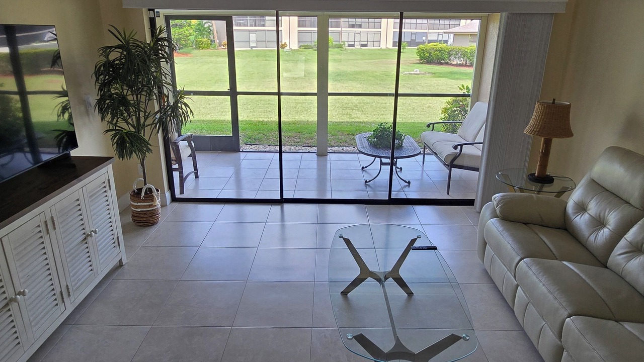 Photo of Livingroom in Lely Golf Estates
