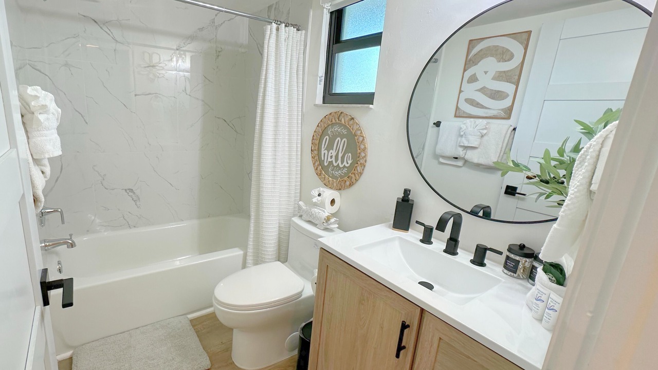 Photo of Bathroom in Park Shore