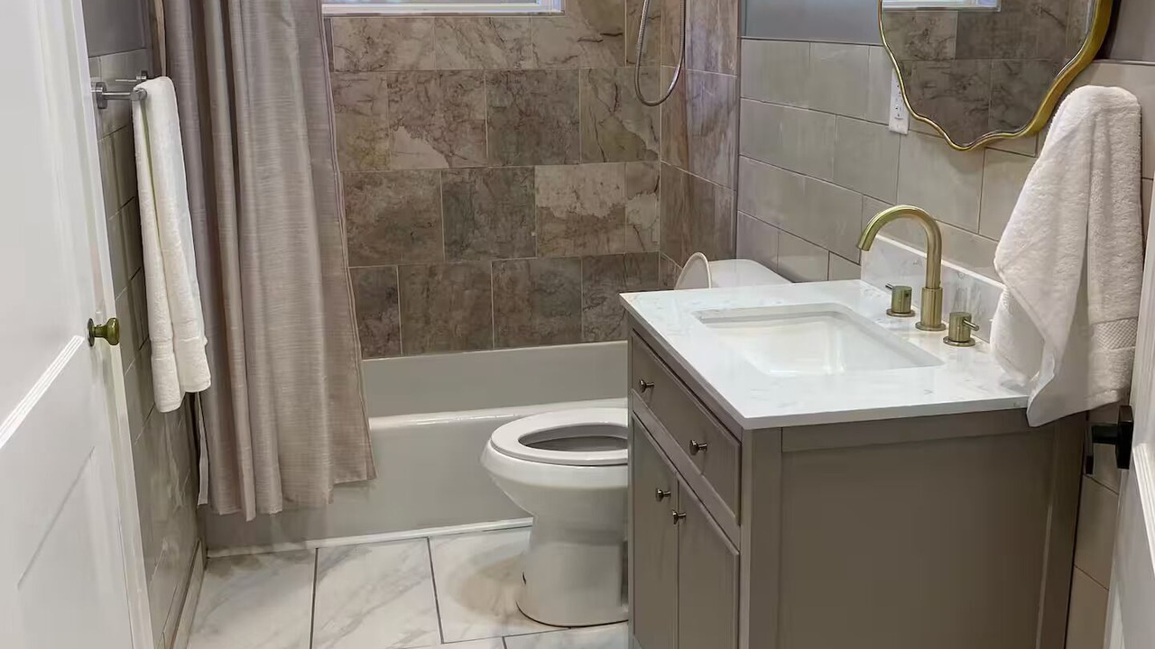 Photo of Bathroom in Haleyville