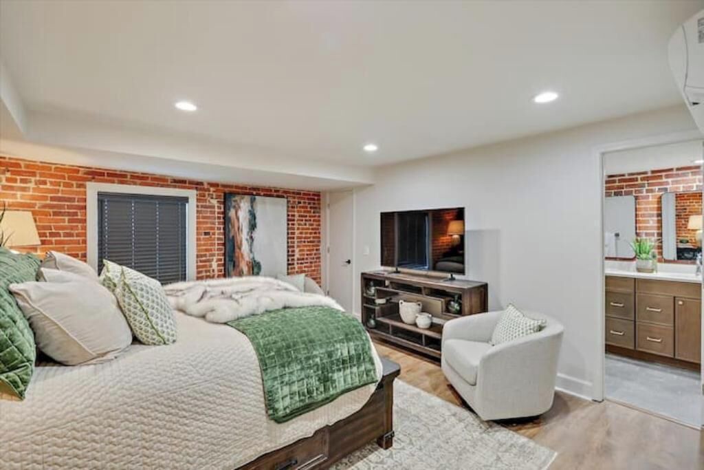 Photo of Bedroom in Downtown Jackson