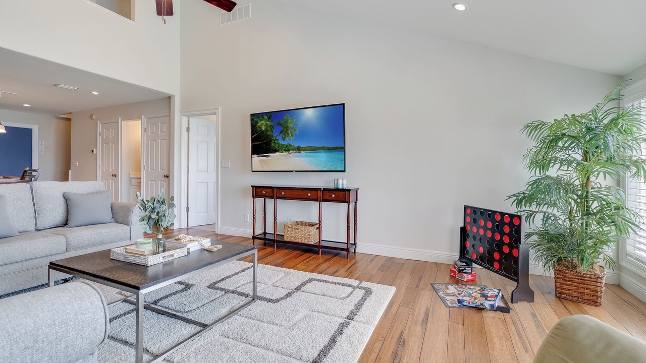 Photo of Livingroom in Upper Grand Lagoon