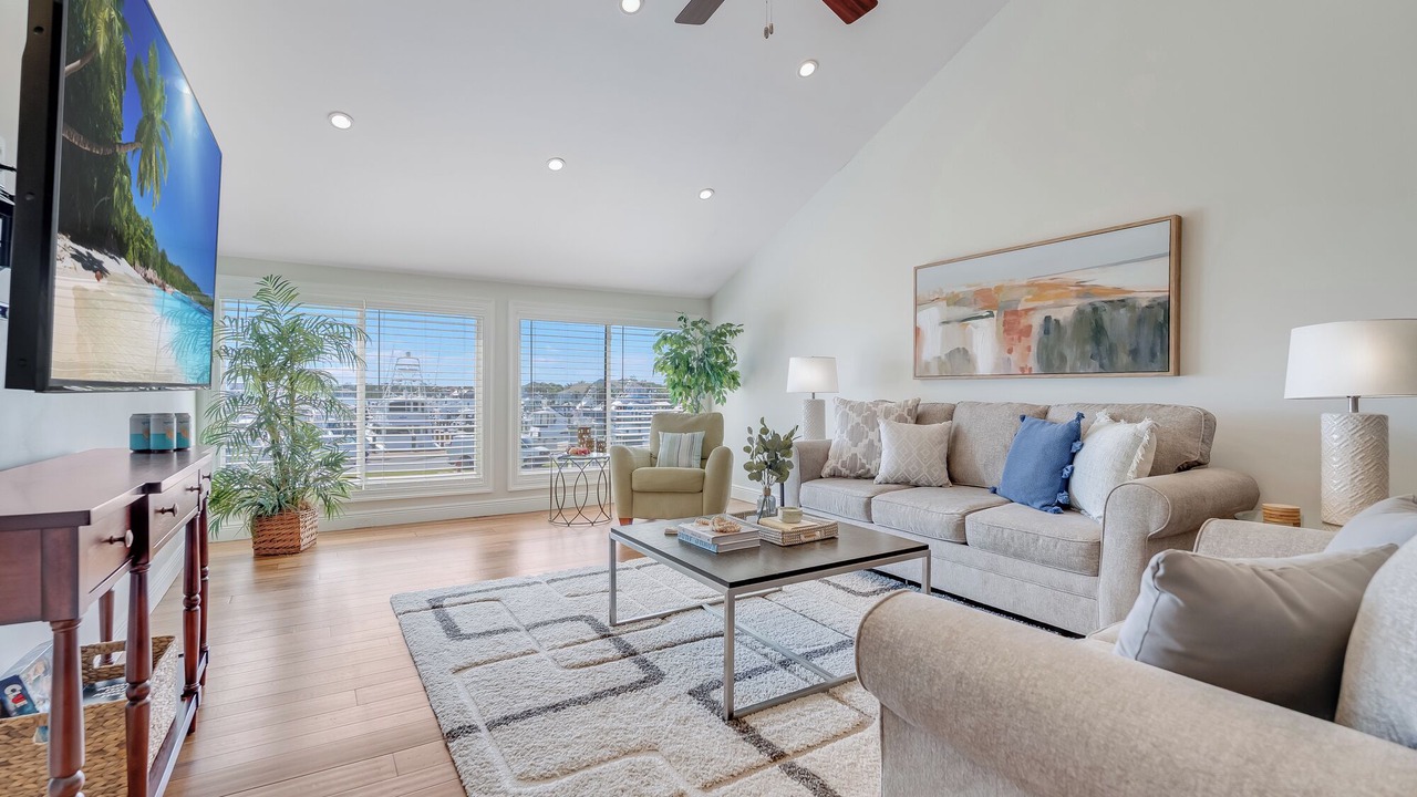 Photo of Livingroom in Upper Grand Lagoon