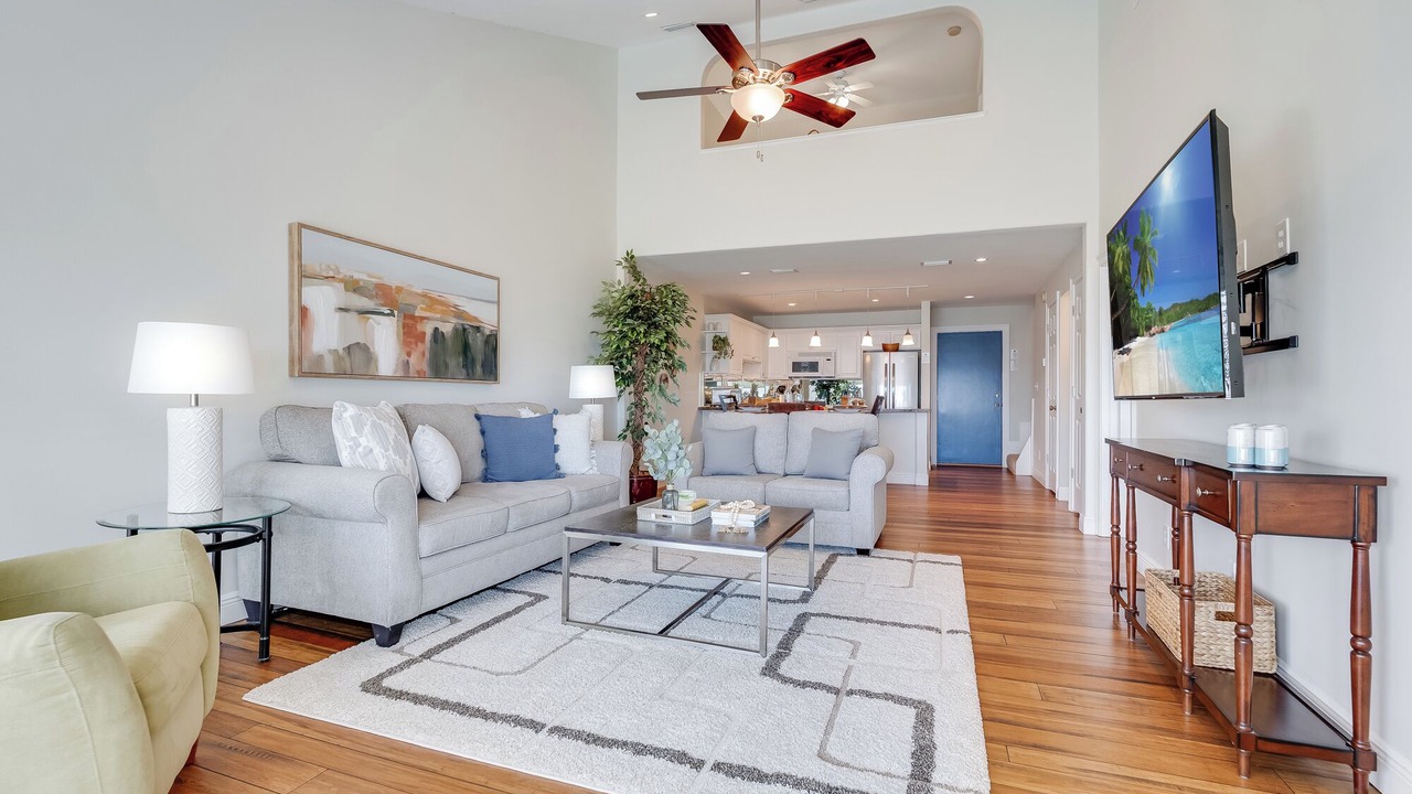 Photo of Livingroom in Upper Grand Lagoon