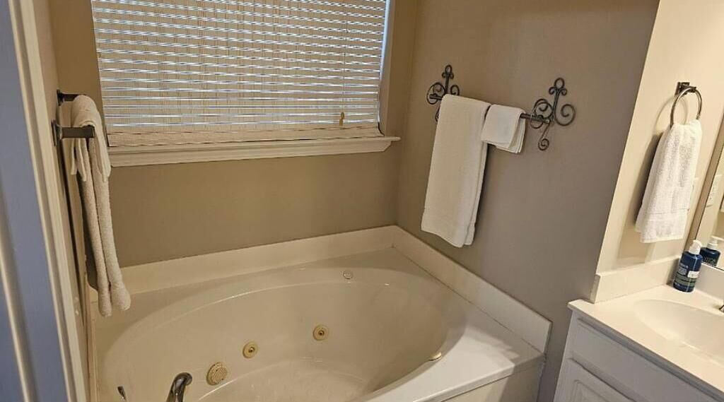 Photo of Bathroom in Alabaster