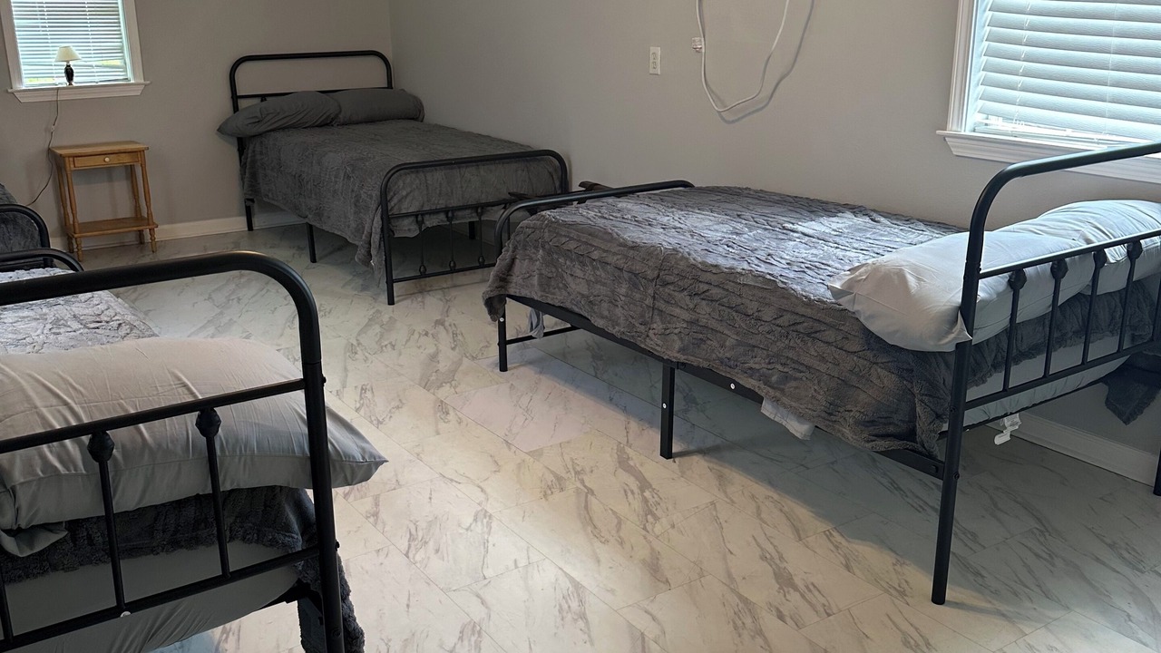 Photo of Bedroom in Jean Lafitte