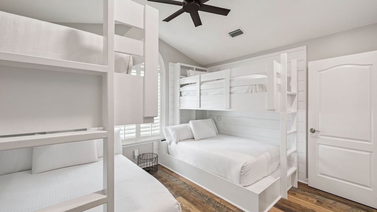 Photo of Bedroom in Sugarwood Beach