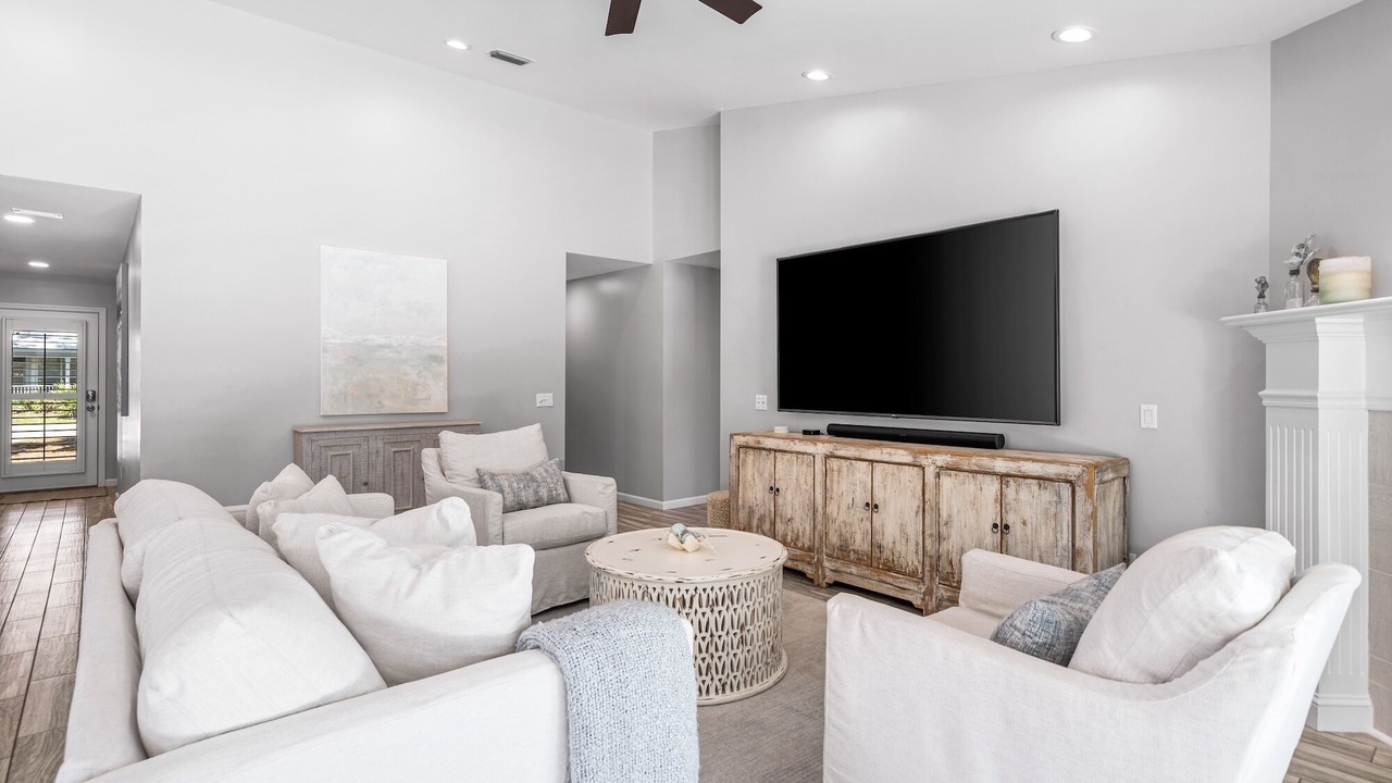Photo of Livingroom in Sugarwood Beach