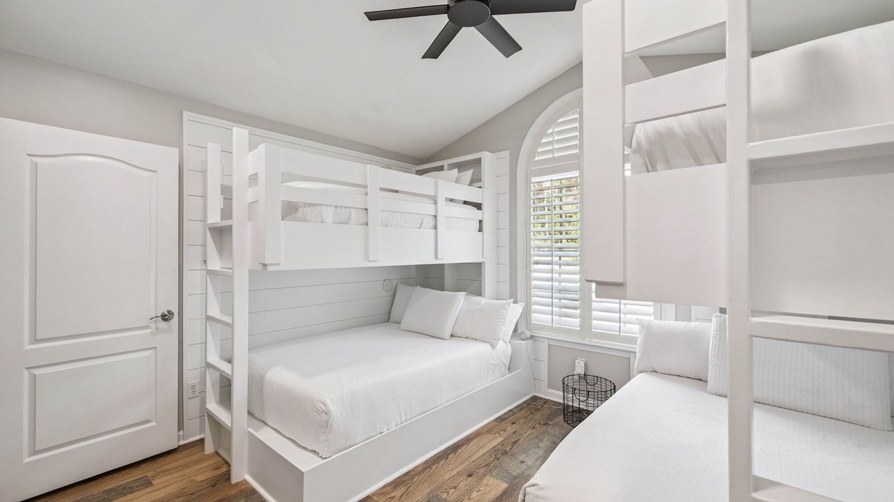 Photo of Bedroom in Sugarwood Beach
