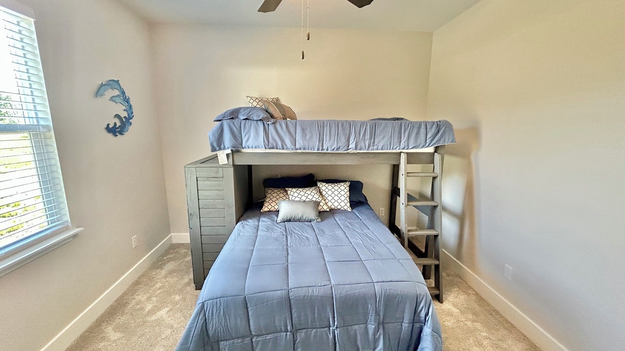 Photo of Bedroom in Eastpoint