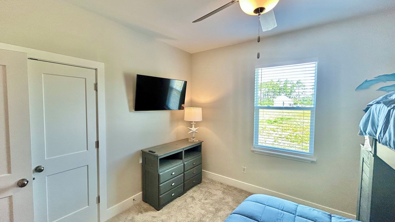 Photo of Bedroom in Eastpoint