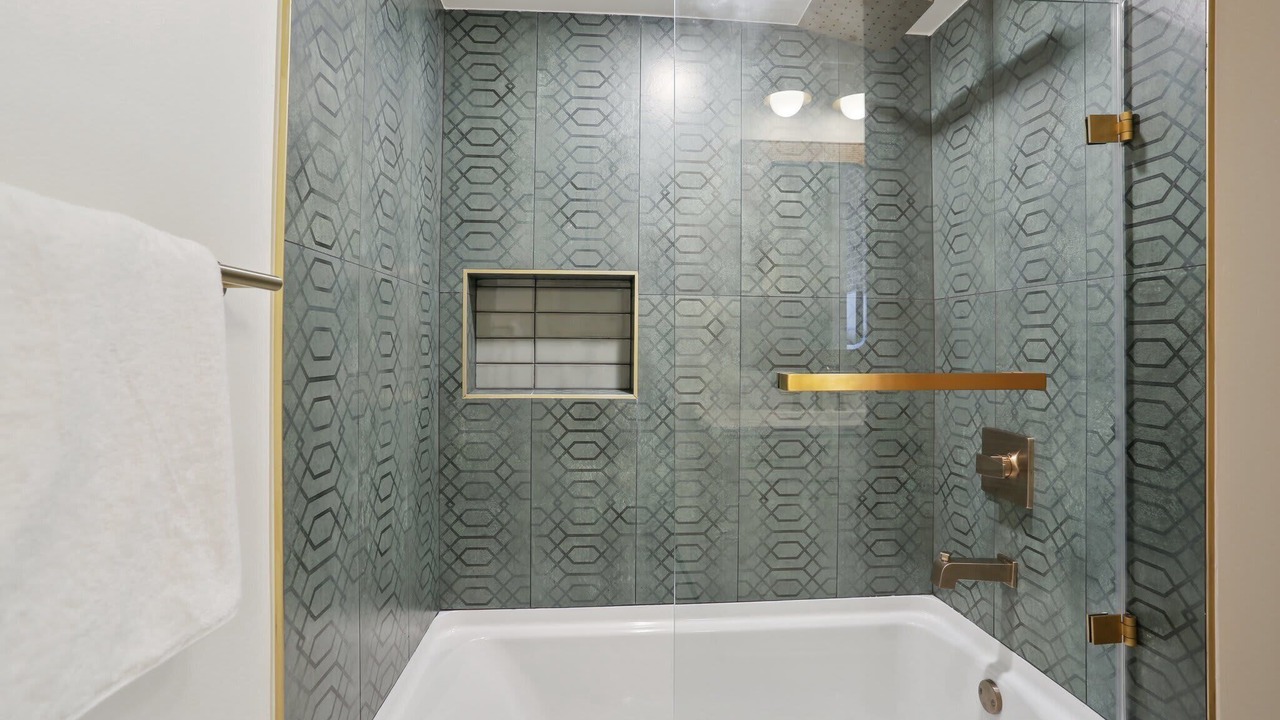 Photo of Bathroom in Arts/Warehouse District