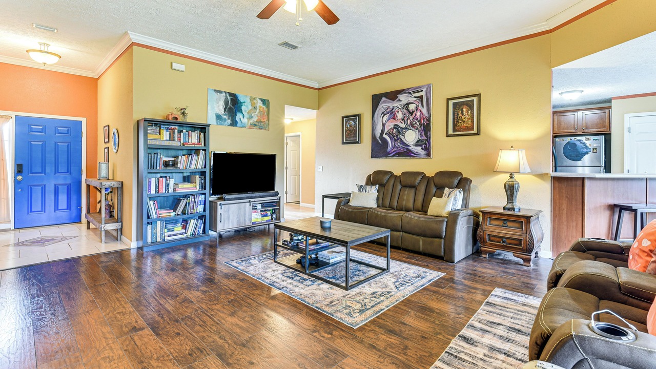 Photo of Livingroom in Lynn Haven