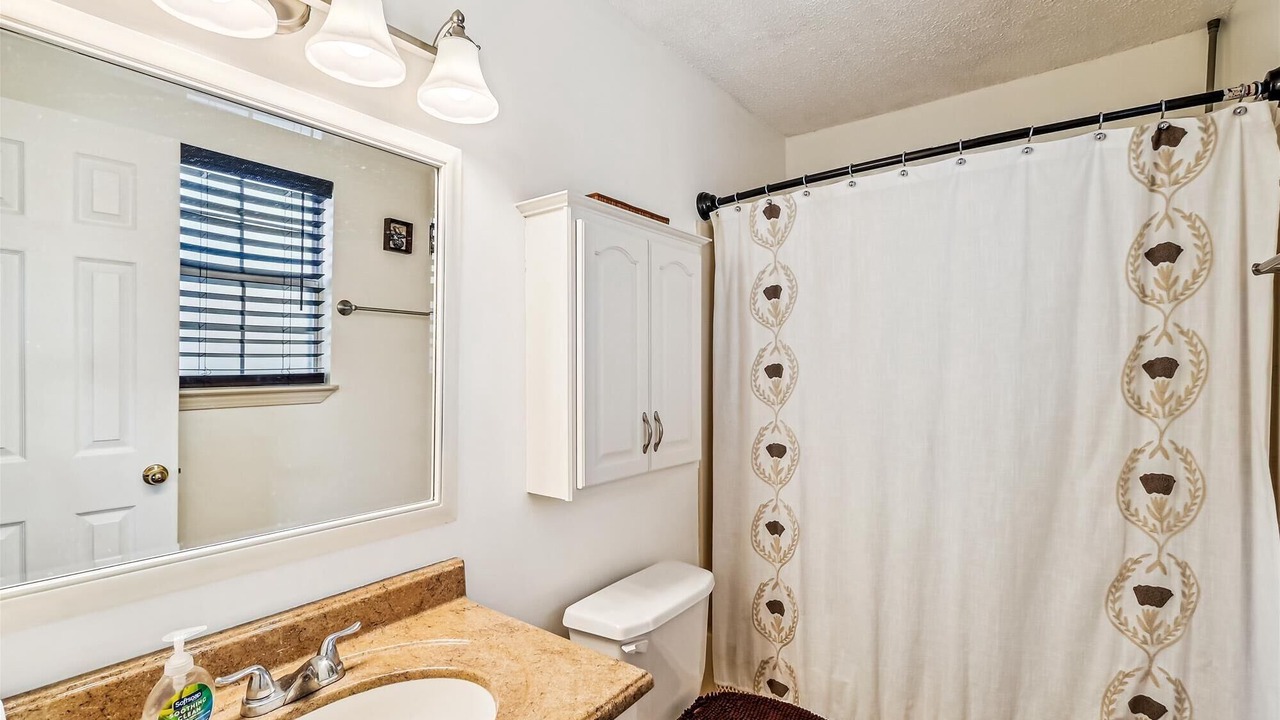 Photo of Bathroom in El Centro Beach