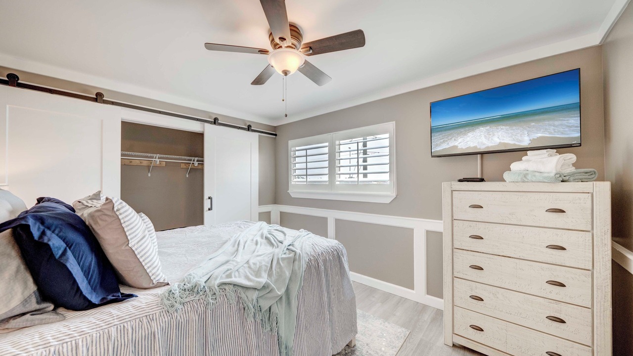 Photo of Bedroom in Lower Grand Lagoon