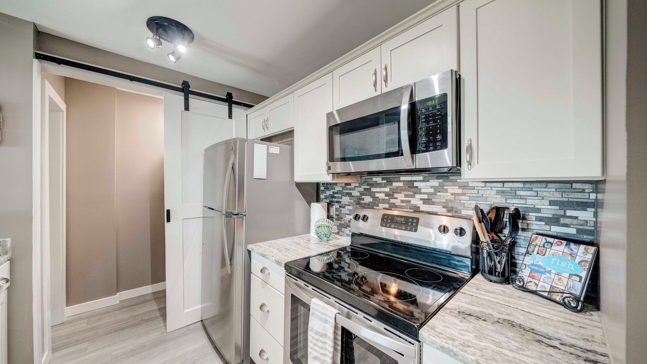 Photo of Kitchen in Lower Grand Lagoon