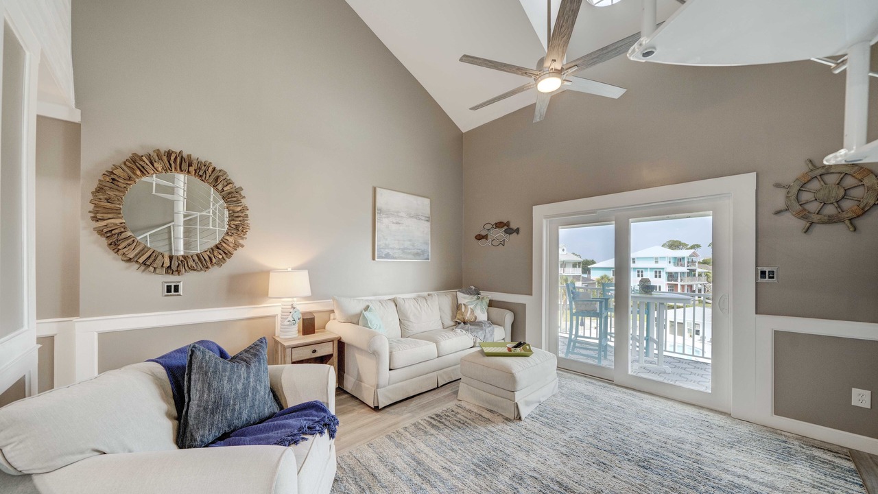 Photo of Livingroom in Lower Grand Lagoon