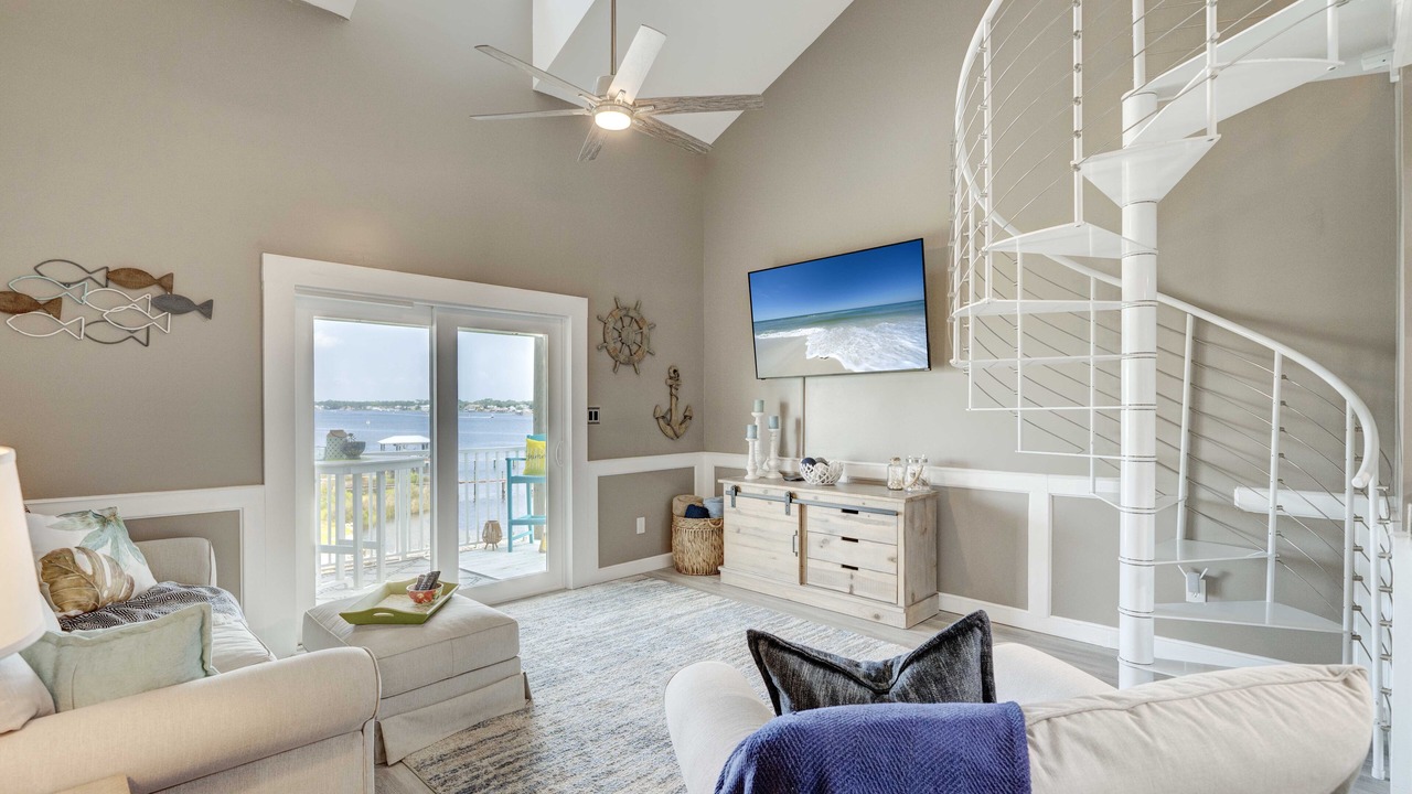 Photo of Livingroom in Lower Grand Lagoon