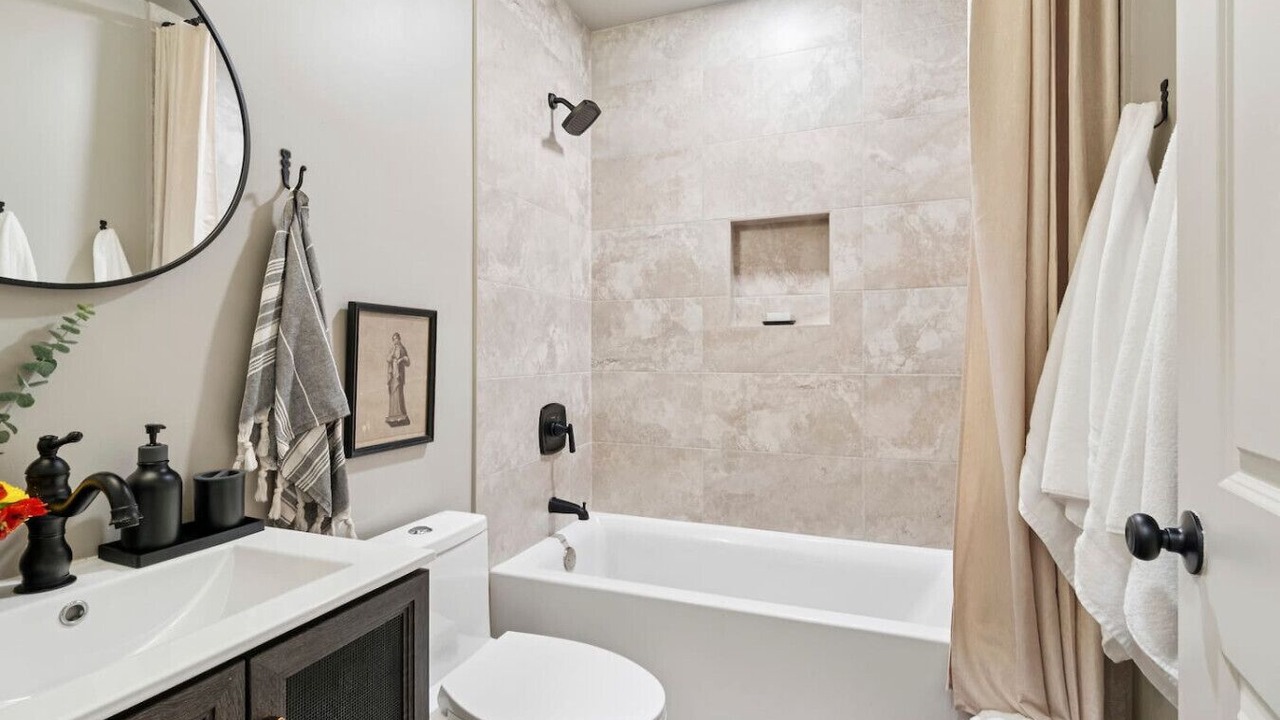 Photo of Bathroom in Seventh Ward