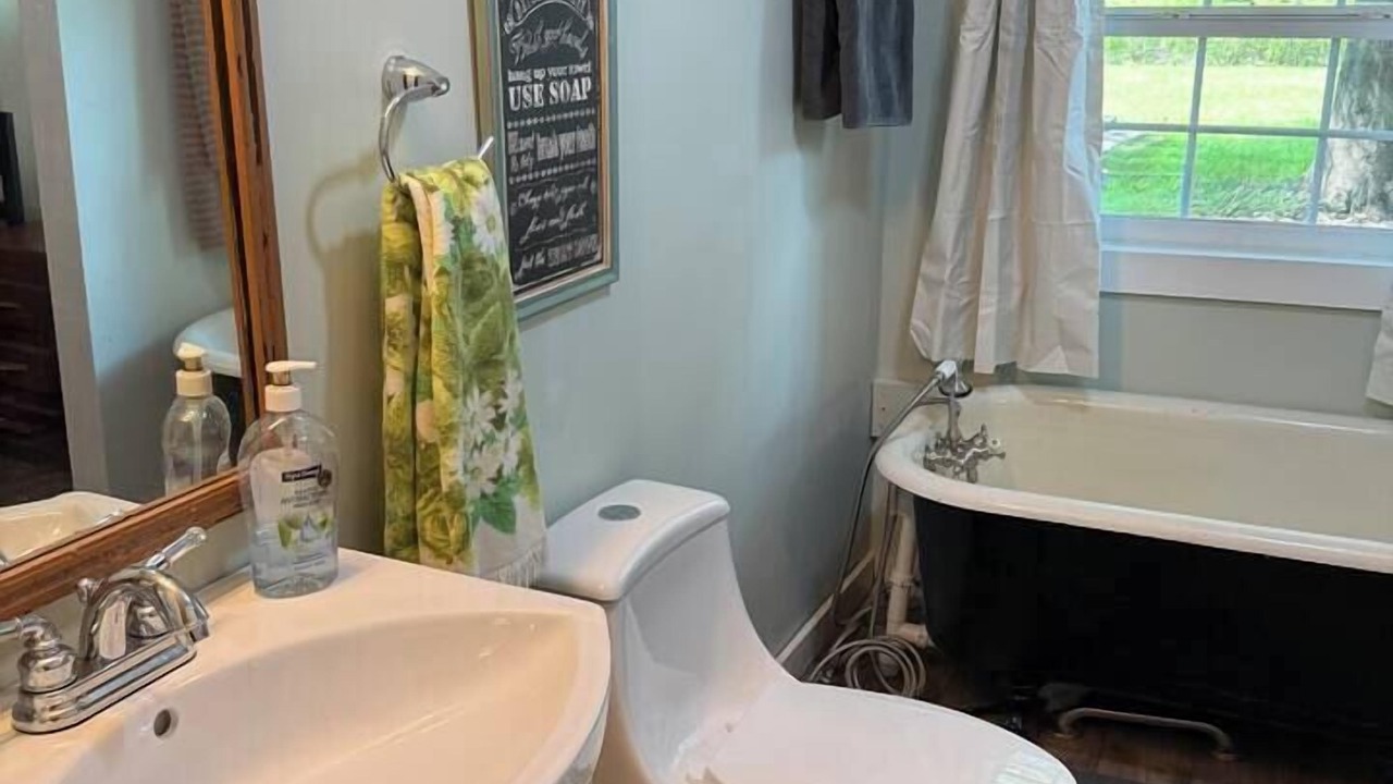 Photo of Bathroom in Pineland