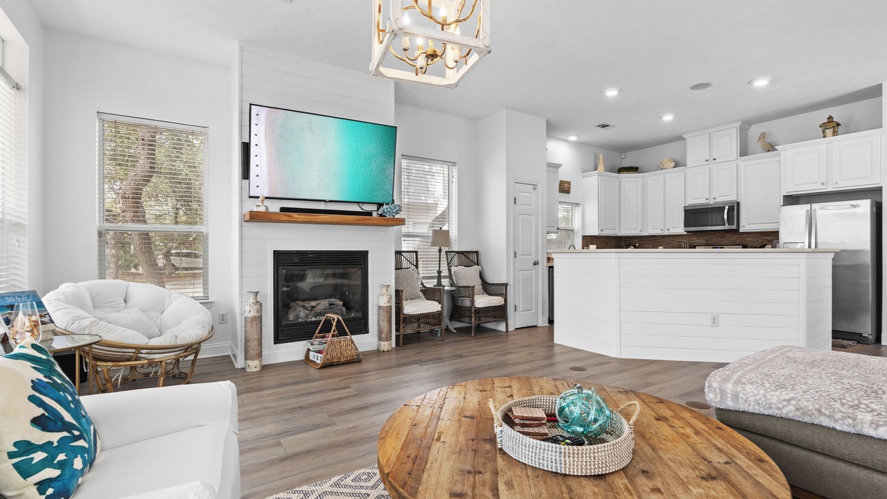 Photo of Livingroom in White's Gulfview