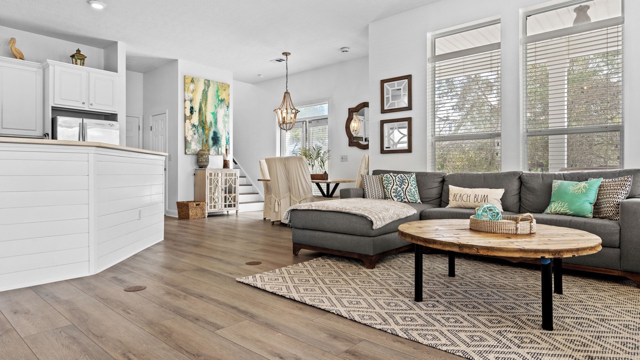 Photo of Livingroom in White's Gulfview