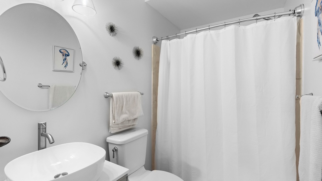 Photo of Bathroom in White's Gulfview
