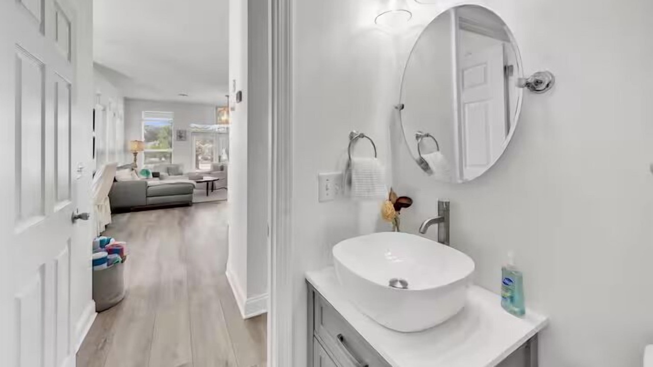 Photo of Bathroom in White's Gulfview