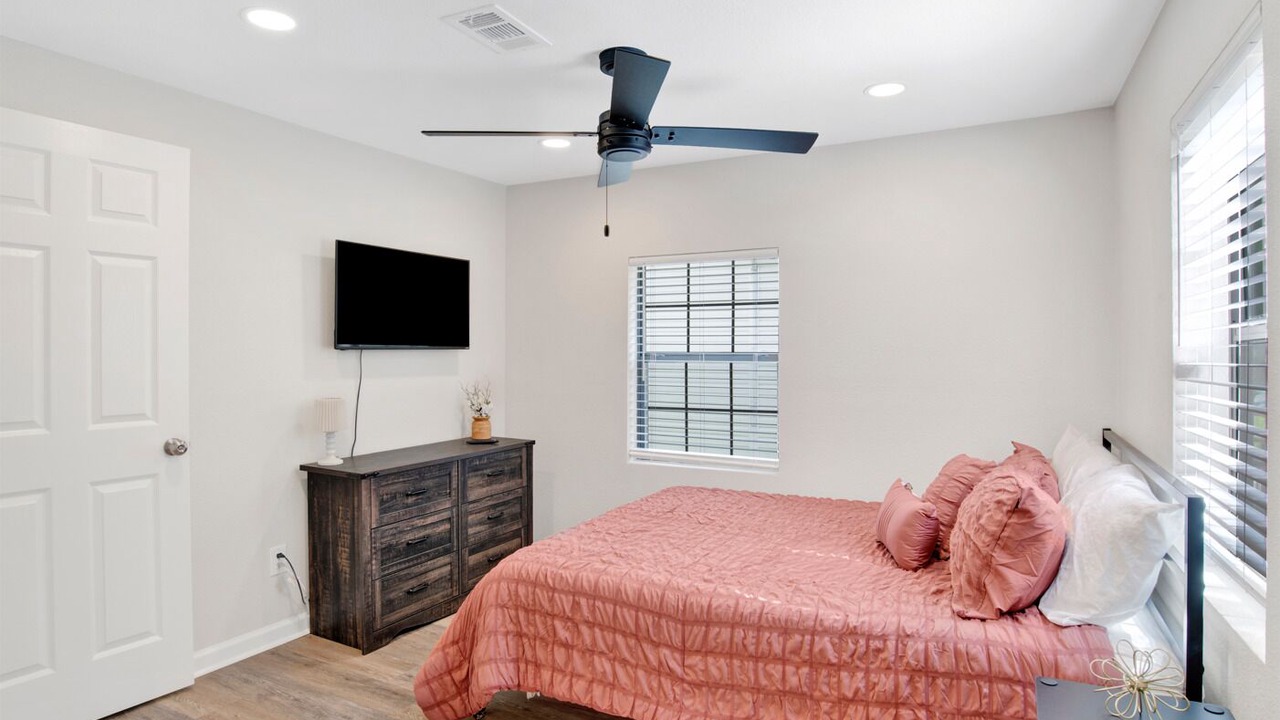 Photo of Bedroom in Old East Hill