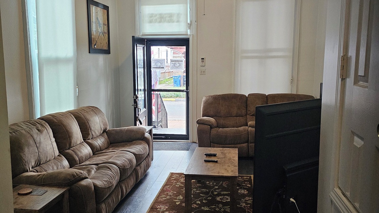 Photo of Livingroom in Esplanade Ridge