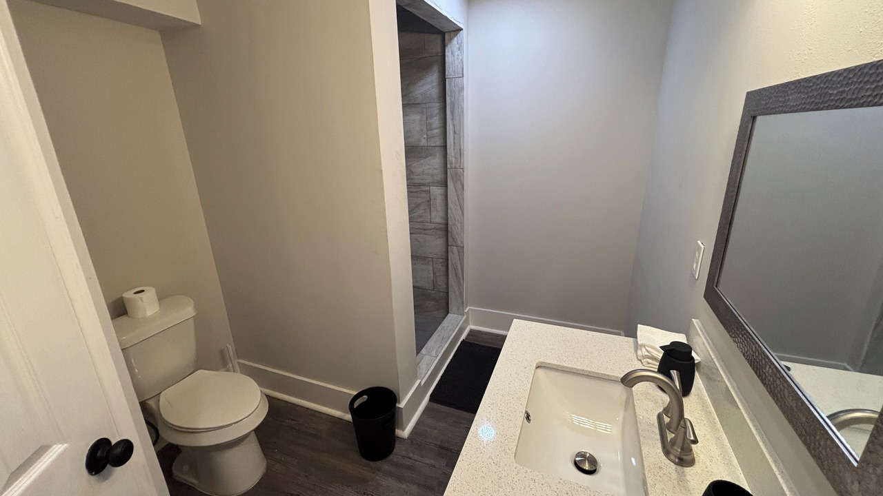 Photo of Bathroom in Kenner - Louis Armstrong International Airport