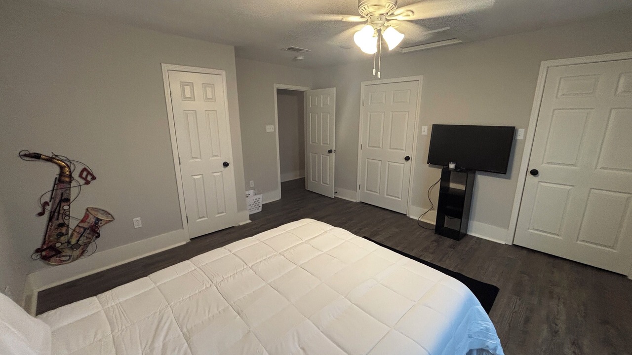 Photo of Bedroom in Kenner - Louis Armstrong International Airport
