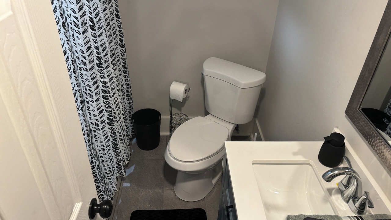 Photo of Bathroom in Kenner - Louis Armstrong International Airport